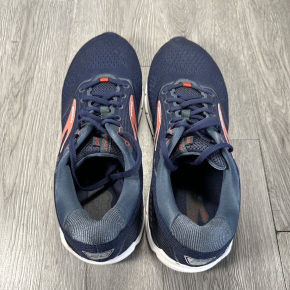 Athletic_Shoes